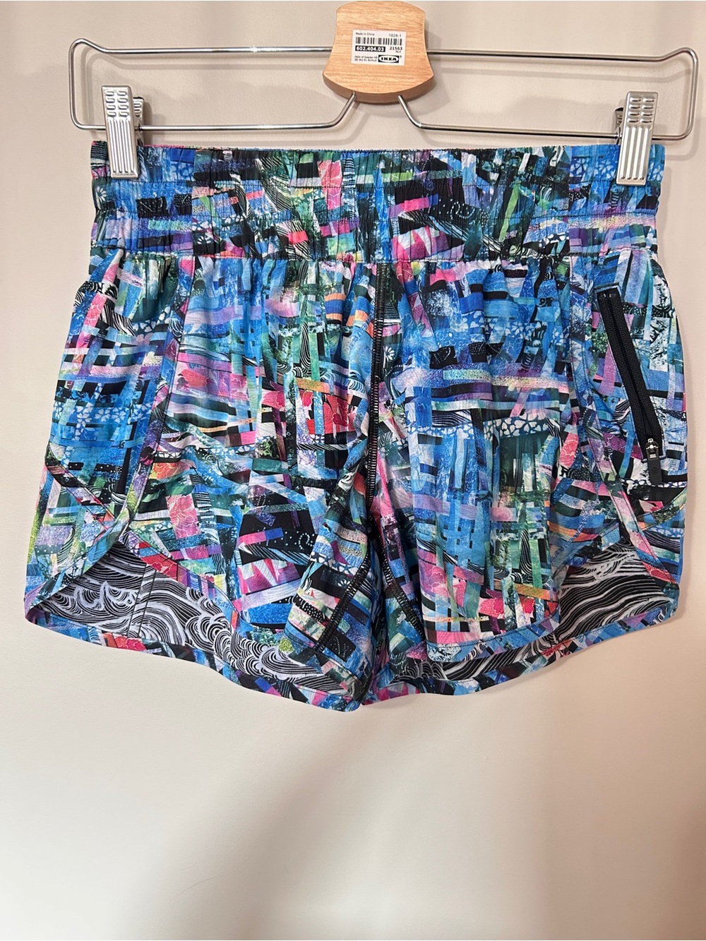 Lululemon Seawheeze Tracker Shorts Size 6